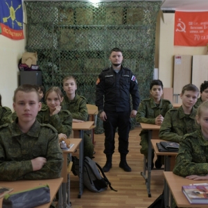 Урок мужества в кадетском классе школы № 1593 в Крылатском